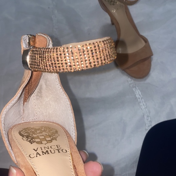 Tan suede heels - Picture 2 of 4